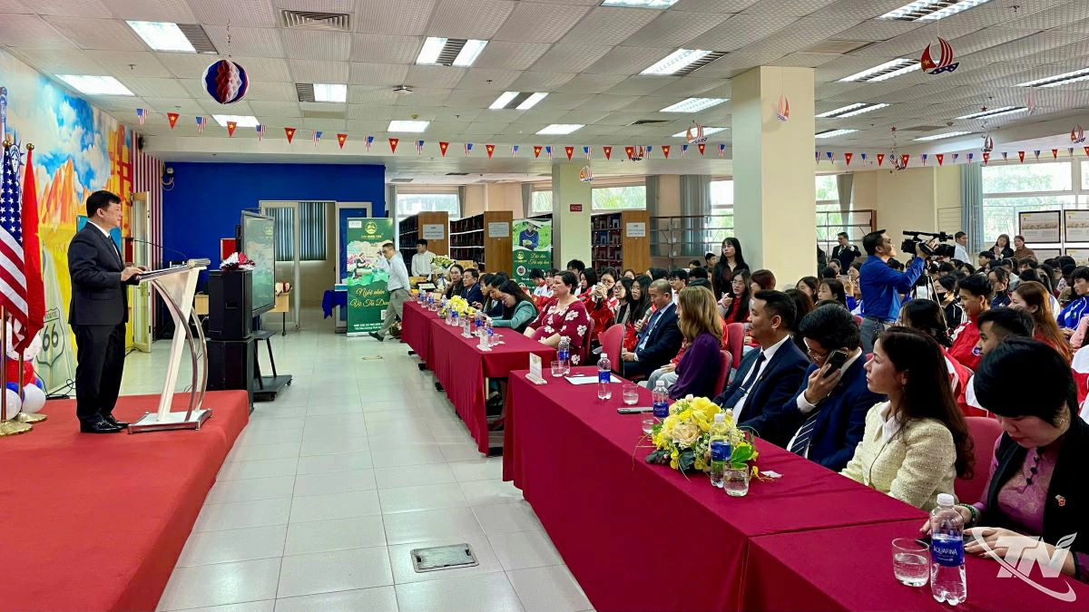 PGS.TS. Hoàng Văn Hùng - Giám đốc Đại học Thái Nguyên - phát biểu tại buổi lễ.