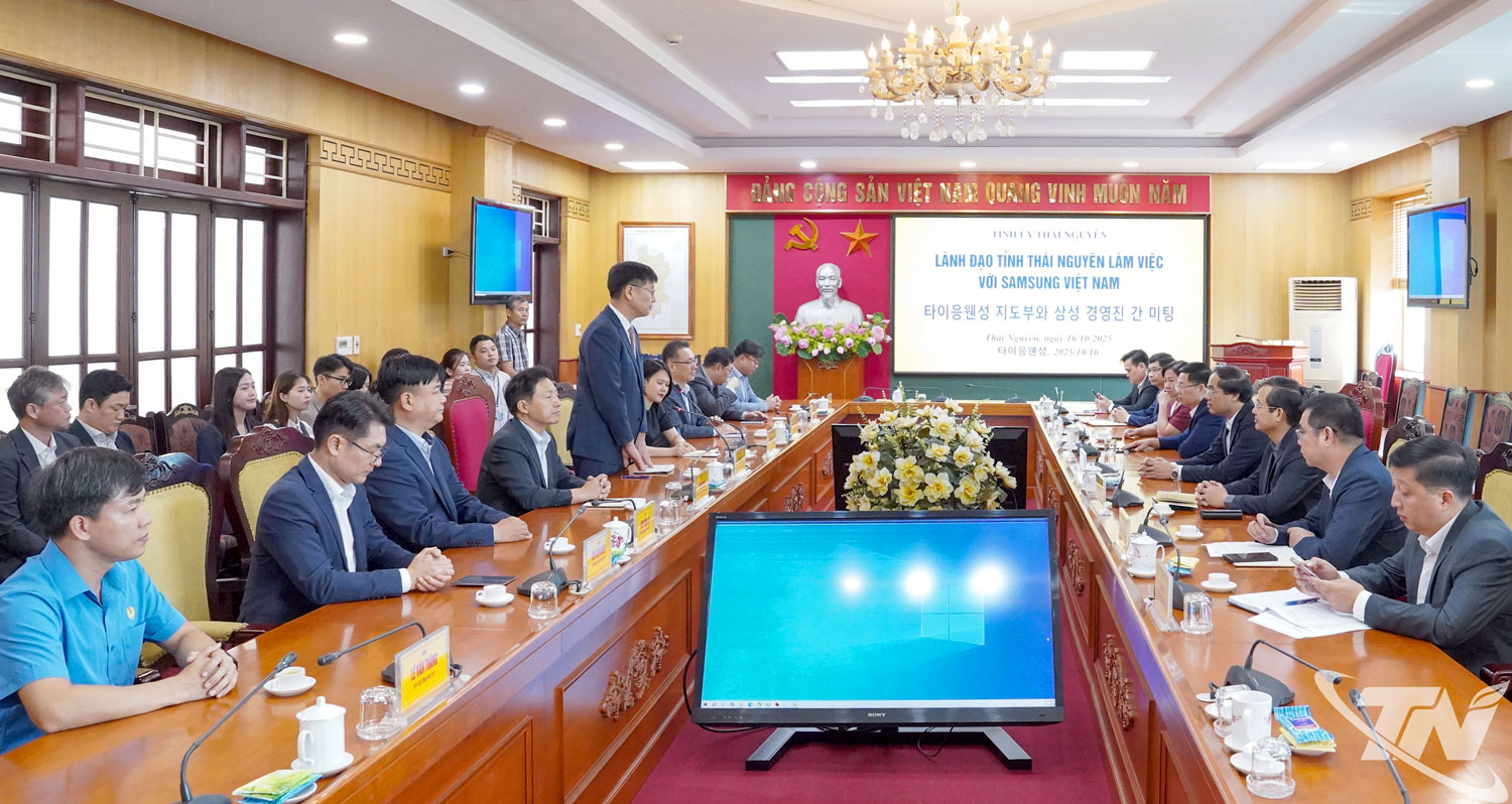 Quang cảnh buổi làm việc giữa lãnh đạo tỉnh Thái Nguyên với Samsung Việt Nam.