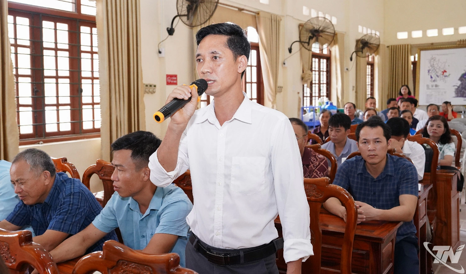 Cử tri xã Tân Thành phát biểu.
