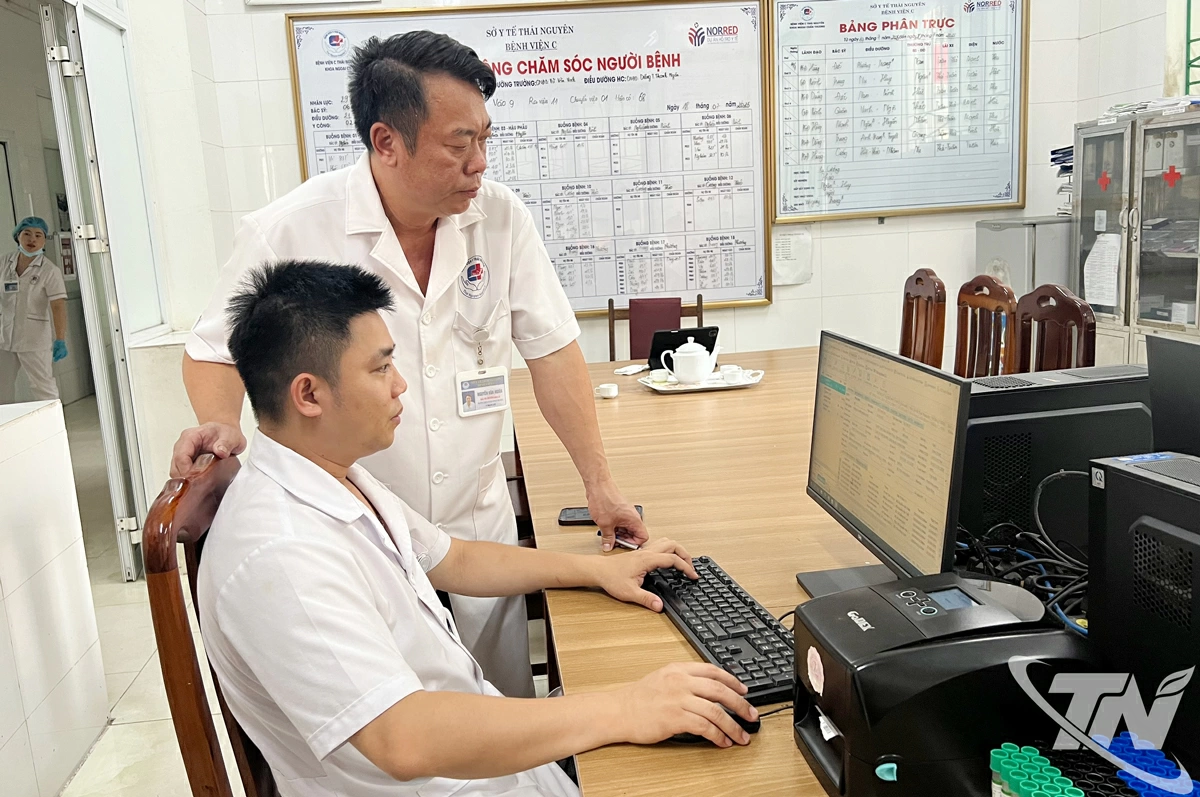 Bác sỹ Bệnh viện C tích cực ứng dụng công nghệ - thông tin, trí tuệ nhân tạo vào điều trị, chẩn đoán và lên phác đồ điều trị bệnh nhân.