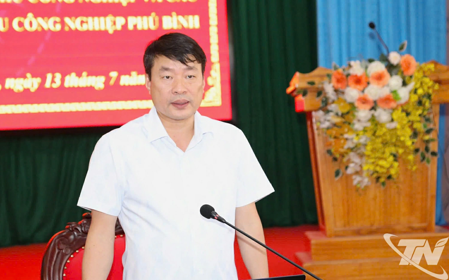 Đồng chí Phó Chủ tịch UBND tỉnh phát biểu kết luận cuộc họp.