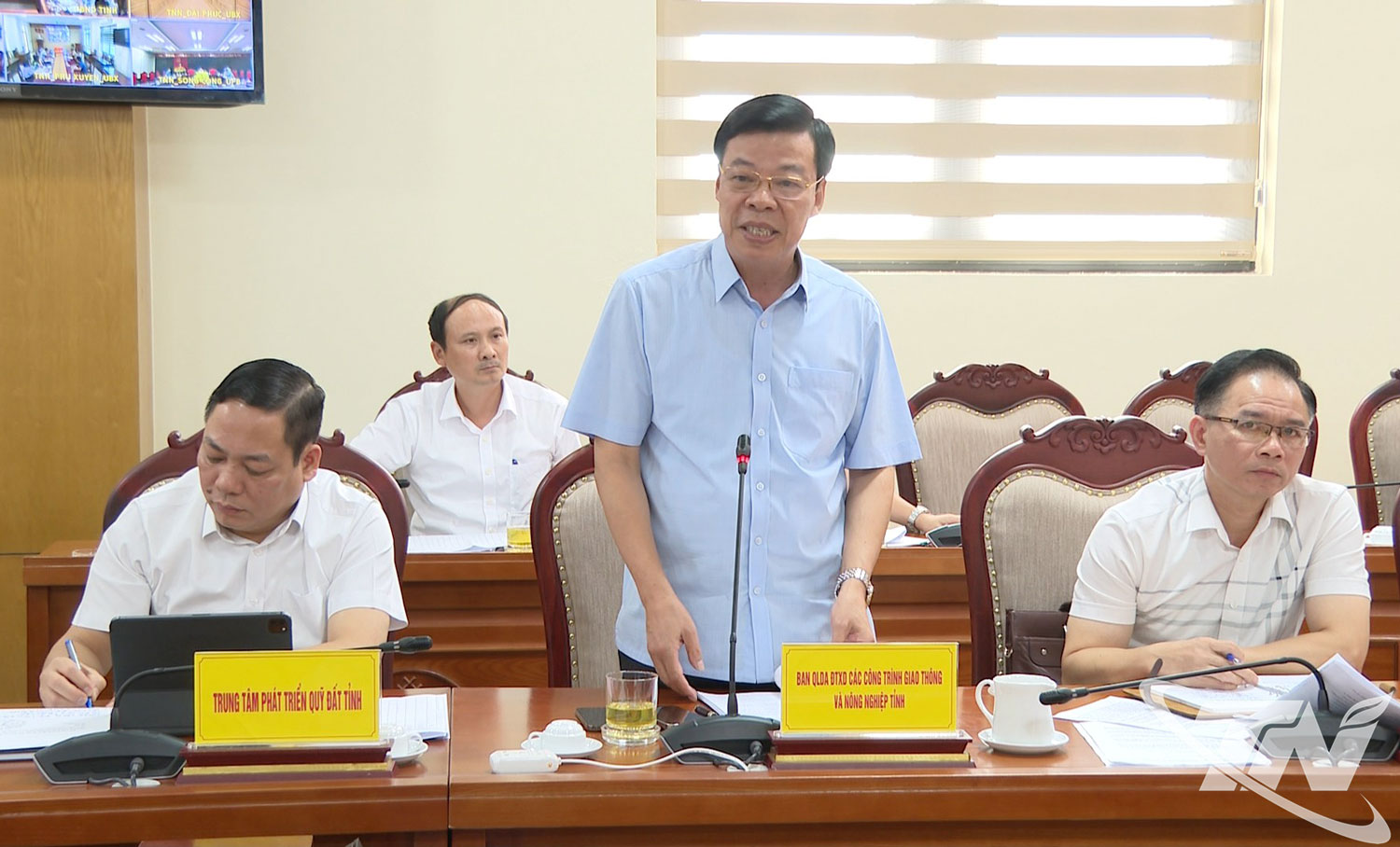 Đại diện các ngành, địa phương báo cáo và đề xuất giải pháp.