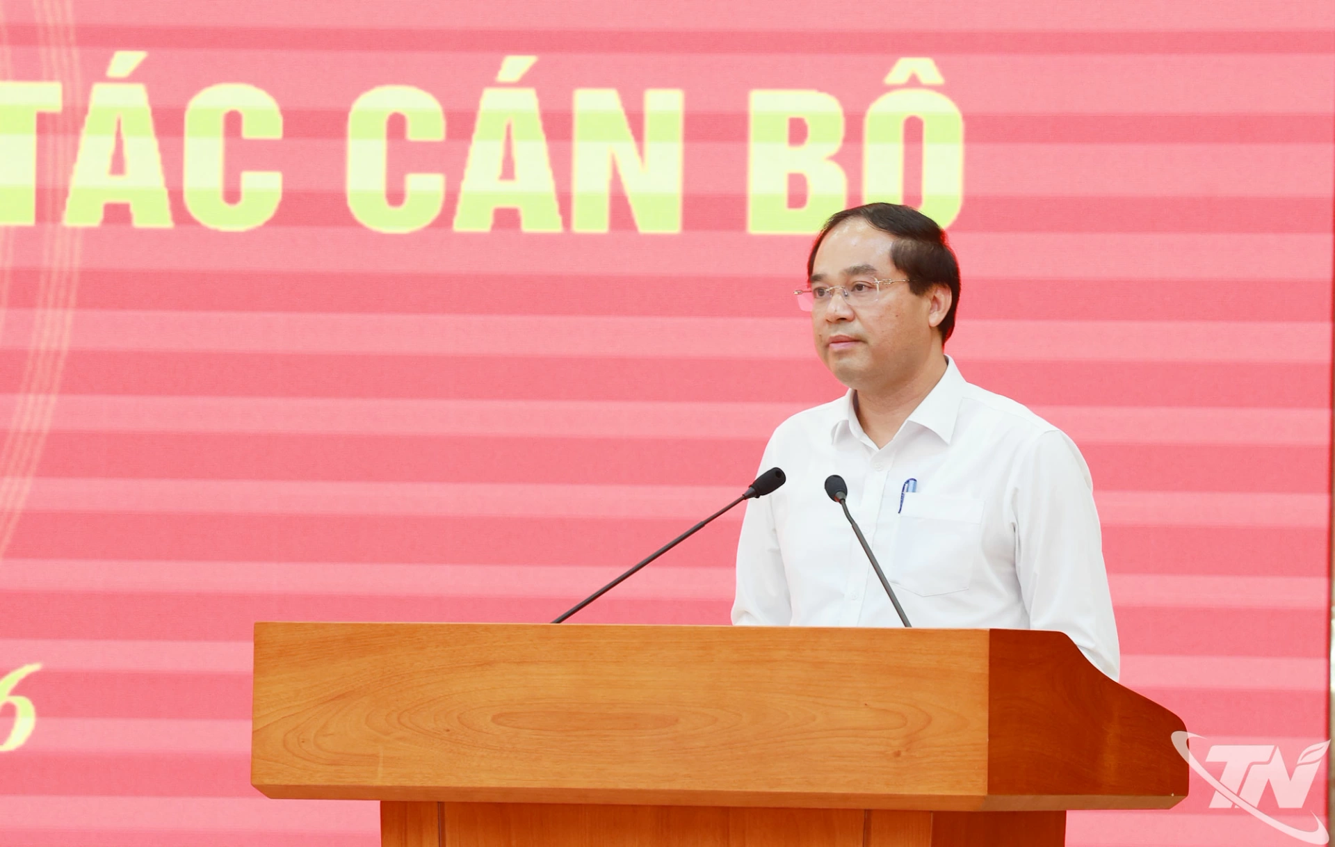 Đồng chí Bí thư Tỉnh ủy Trịnh Xuân Trường chủ trì Hội nghị cán bộ chủ chốt cấp tỉnh về công tác cán bộ.