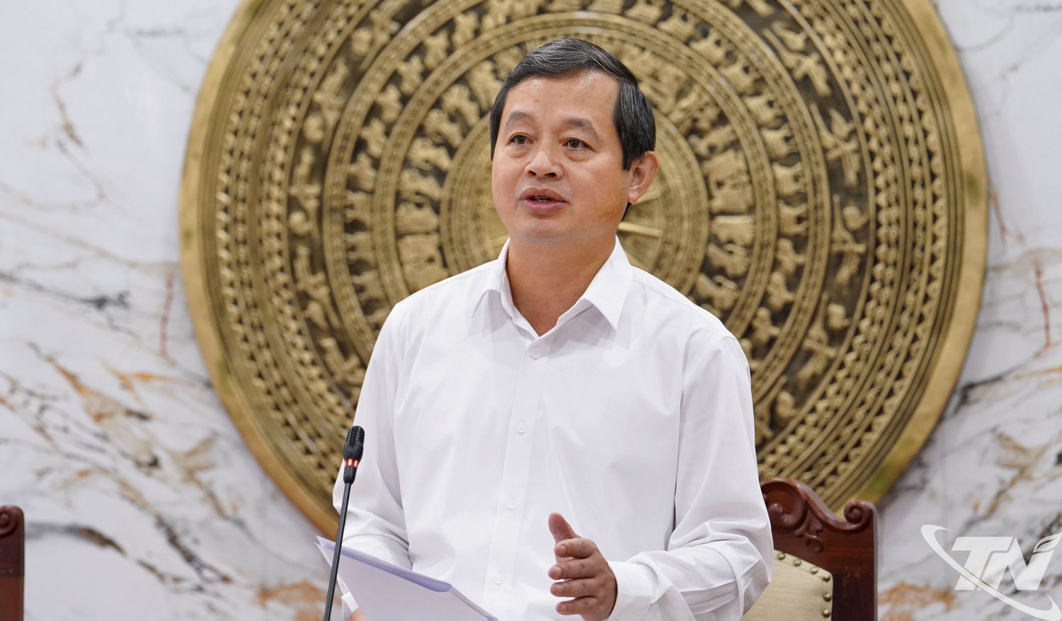 Đồng chí Chủ tịch UBND tỉnh Phạm Hoàng Sơn phát biểu kết luận Hội nghị.