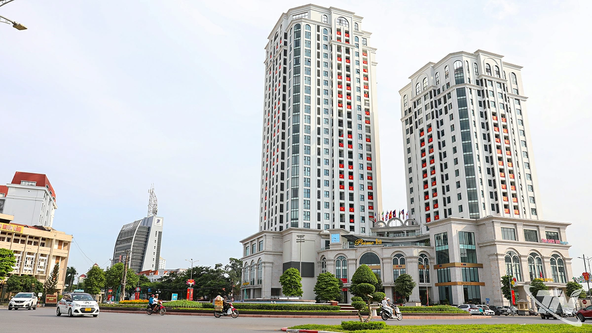 Tổ hợp nhà ở - khách sạn - Trung tâm thương mại Thái Nguyên (Tháp đôi Prime) đang trở thành một điểm nhấn kiến trúc hiện đại cho vùng lõi đô thị của tỉnh.