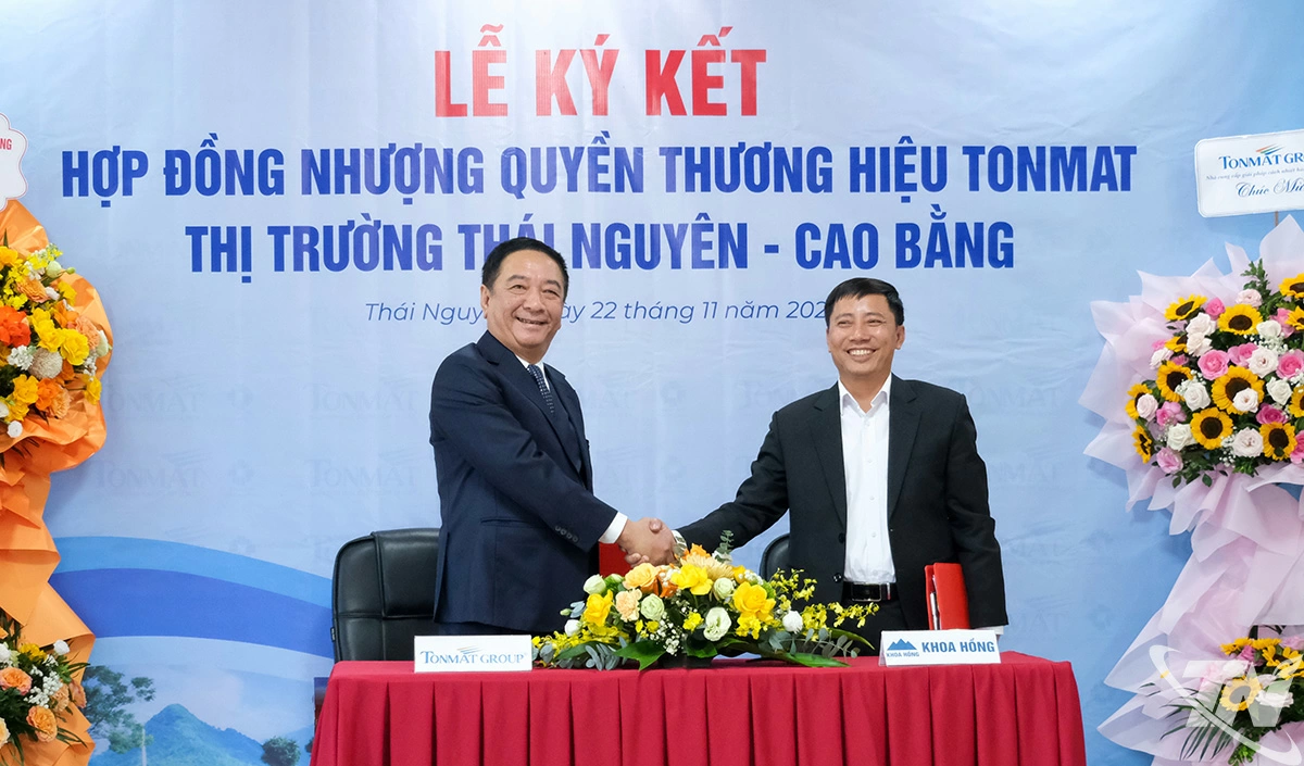 Lễ ký kết hợp đồng nhượng quyền thương hiệu giữa TONMAT Group và Công ty TNHH Khoa Hồng Thái Nguyên/