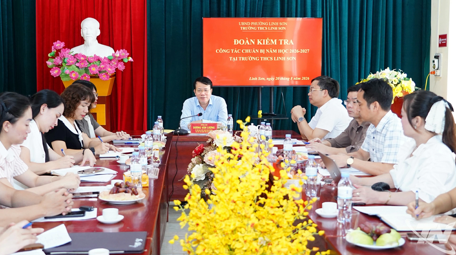 Đồng chí Phó Chủ tịch UBND tỉnh làm việc tại Trường THCS Linh Sơn.