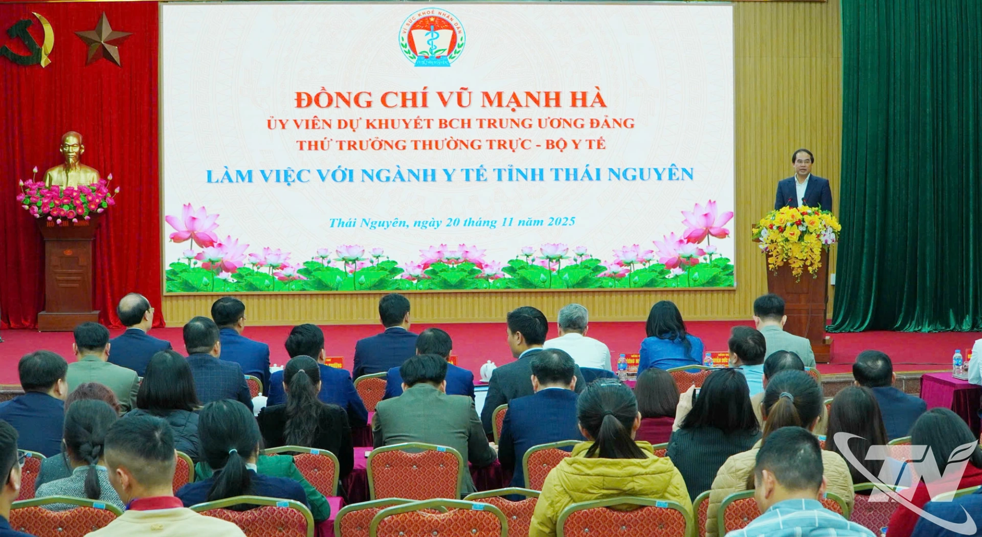 Quang cảnh buổi làm việc.
