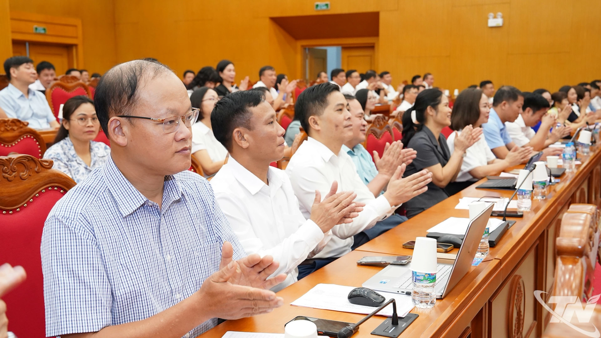 Các đại biểu tham dự Kỳ họp.