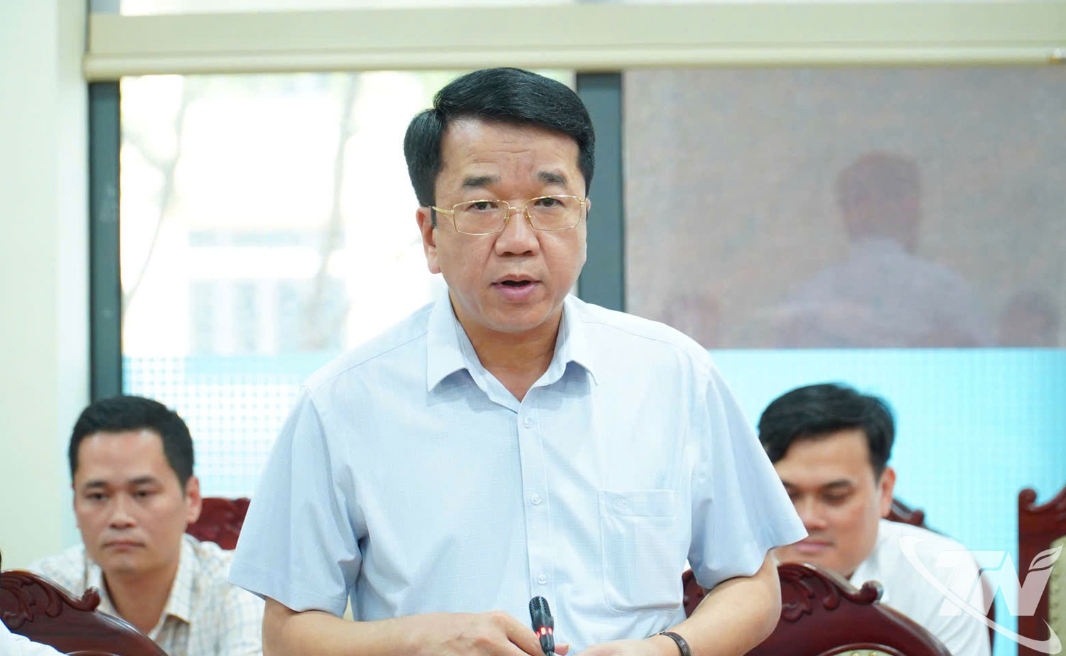 Đồng chí Nguyễn Thanh Bình, Ủy viên Ban Thường vụ Tỉnh ủy, Phó Chủ tịch Thường trực UBND tỉnh phát biểu tại Phiên họp.