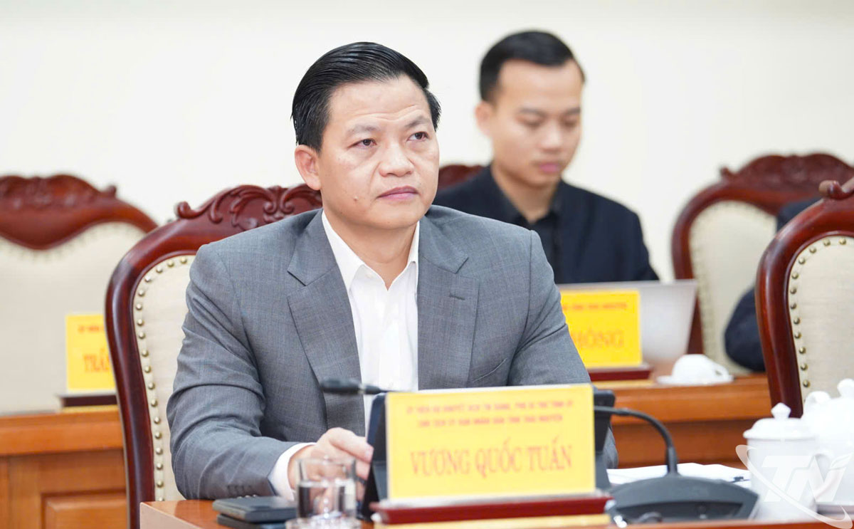 Đồng ch&iacute; Vương Quốc Tuấn, Ủy vi&ecirc;n dự khuyết Trung ương Đảng, Ph&oacute; B&iacute; thư Tỉnh ủy, Chủ tịch UBND tỉnh dự Hội nghị.