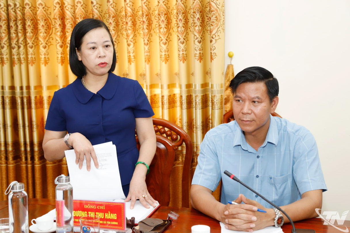 Lãnh đạo xã Tân Cương phát biểu ý kiến tại buổi khảo sát.