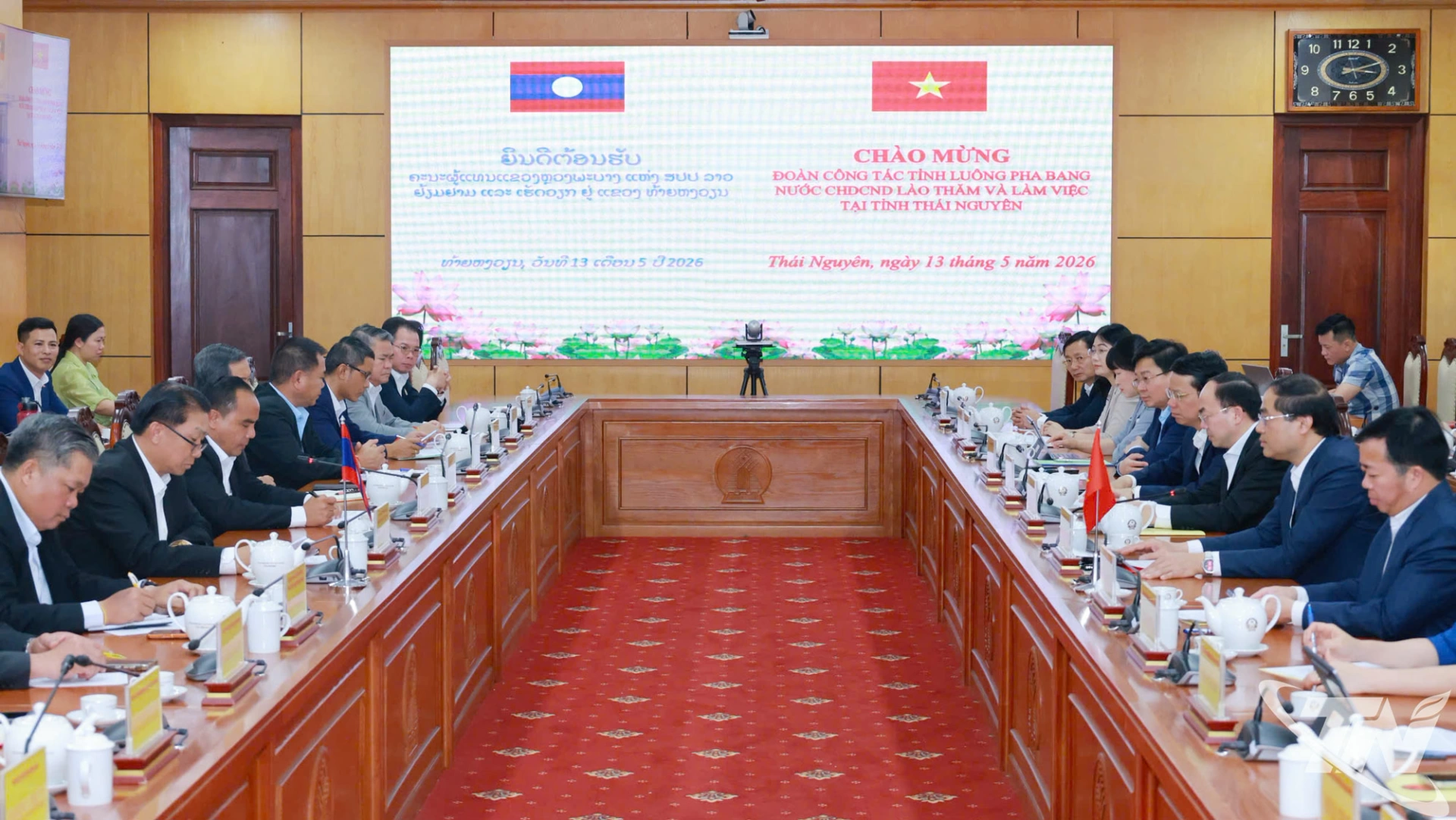 Quang cảnh buổi làm việc.