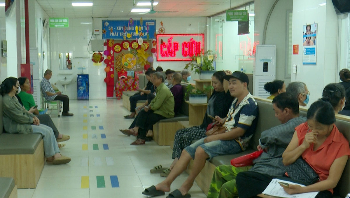 Gia tăng bệnh nhân đến khám, điều trị tại Bệnh viện A Thái Nguyên.