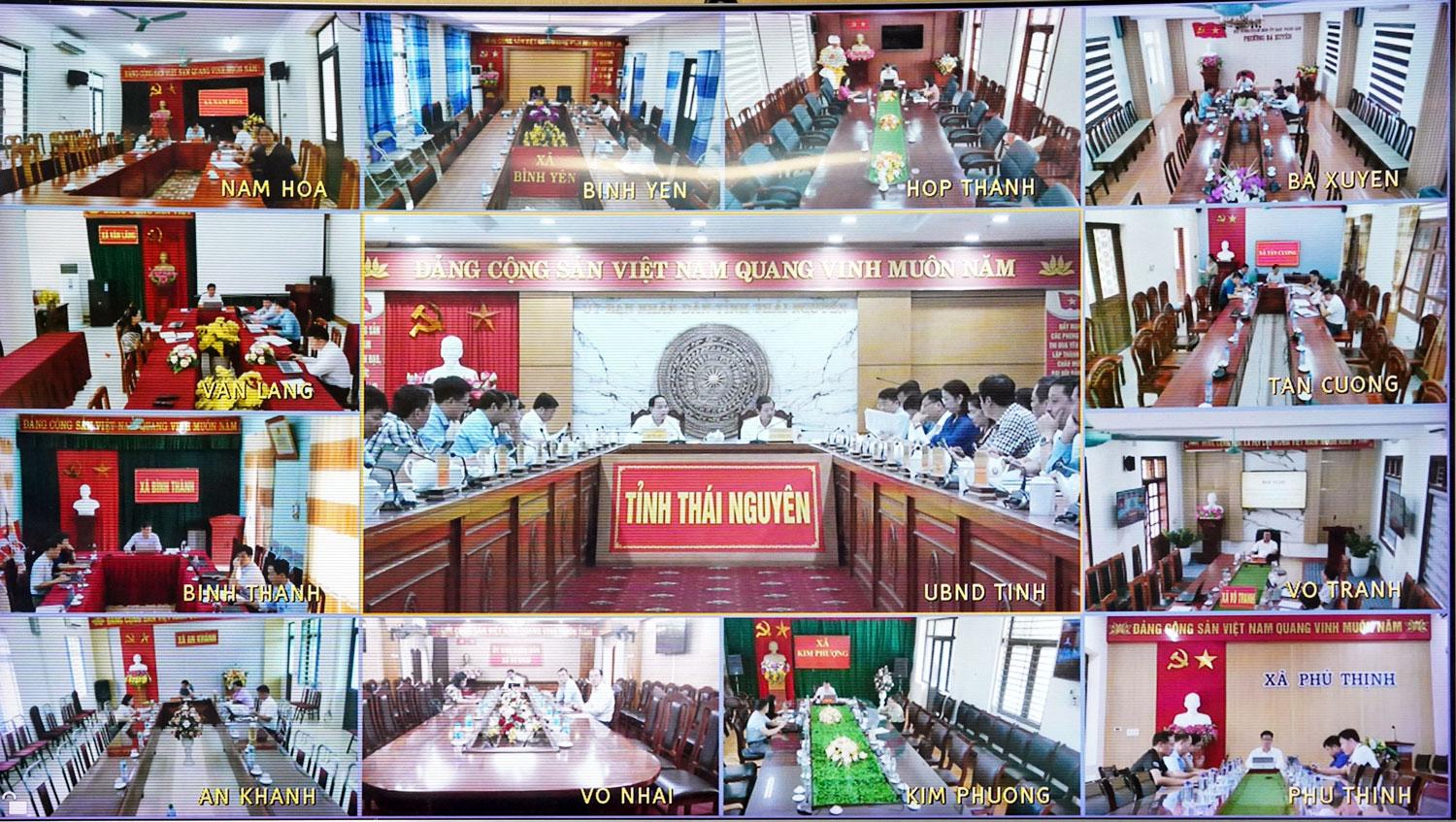 Hội nghị được kết nối trực tuyến đến điểm cầu các xã, phường trên địa bàn tỉnh.
