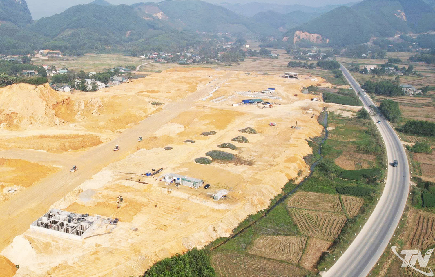Hệ thống giao thông liên vùng tạo động lực kết nối các khu, cụm công nghiệp trên địa bàn tỉnh với chuỗi sản xuất và logistics khu vực phía Bắc.