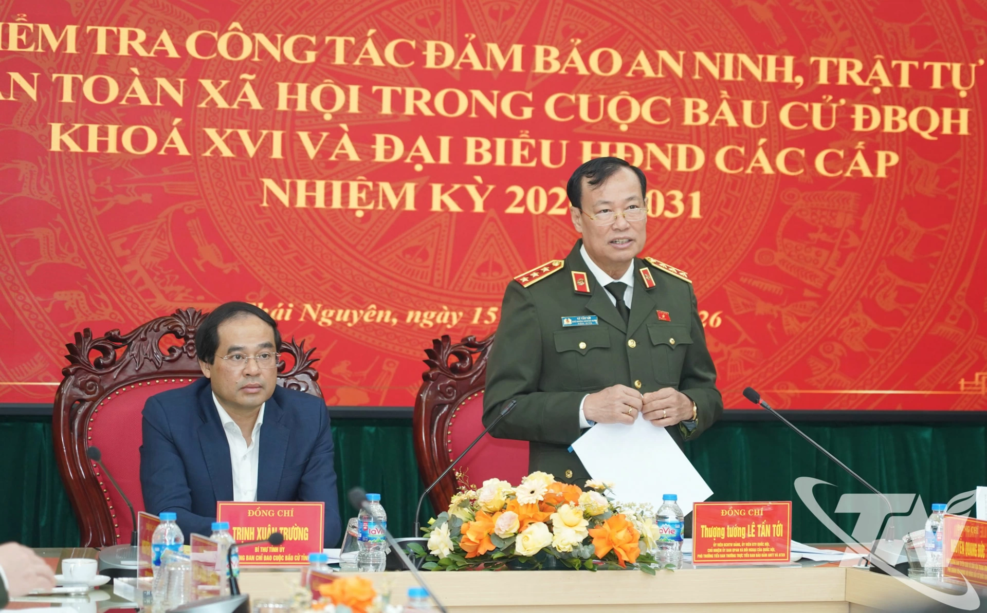 Thượng tướng L&ecirc; Tấn Tới đ&aacute;nh gi&aacute; cao việc tỉnh Th&aacute;i Nguy&ecirc;n đ&atilde; chủ động qu&aacute;n triệt, triển khai nghi&ecirc;m t&uacute;c c&aacute;c văn bản chỉ đạo của Trung ương về c&ocirc;ng t&aacute;c bầu cử.