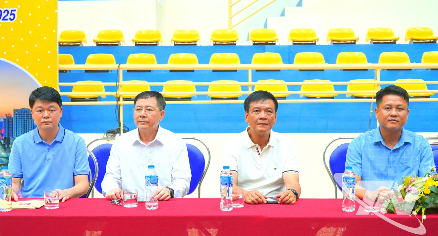 Các đại biểu đại diện Báo và Phát thanh, Truyền hình Thái Nguyên, Sở Văn hóa, Thể thao và Du lịch tỉnh Thái Nguyên dự Lễ khai mạc