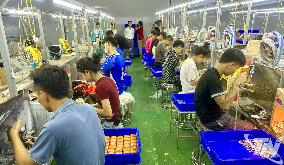 Nhiều doanh nghiệp có đơn hàng, có khách hàng ổn định nhưng không thể mở rộng quy mô vì không vay được vốn hoặc lãi suất chưa phù hợp