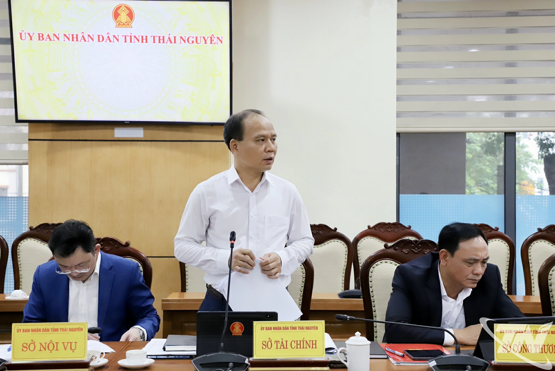 Đại diện các sở, ngành báo cáo tại Hội nghị