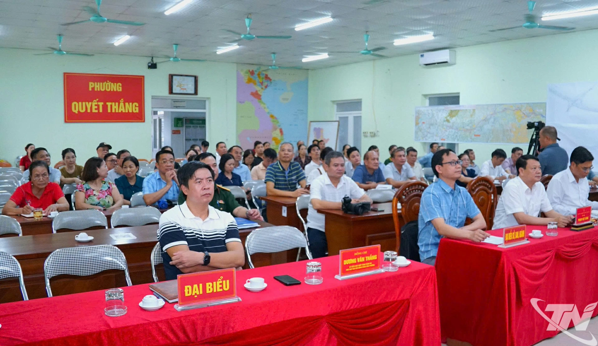 Các đại biểu dự Hội nghị.