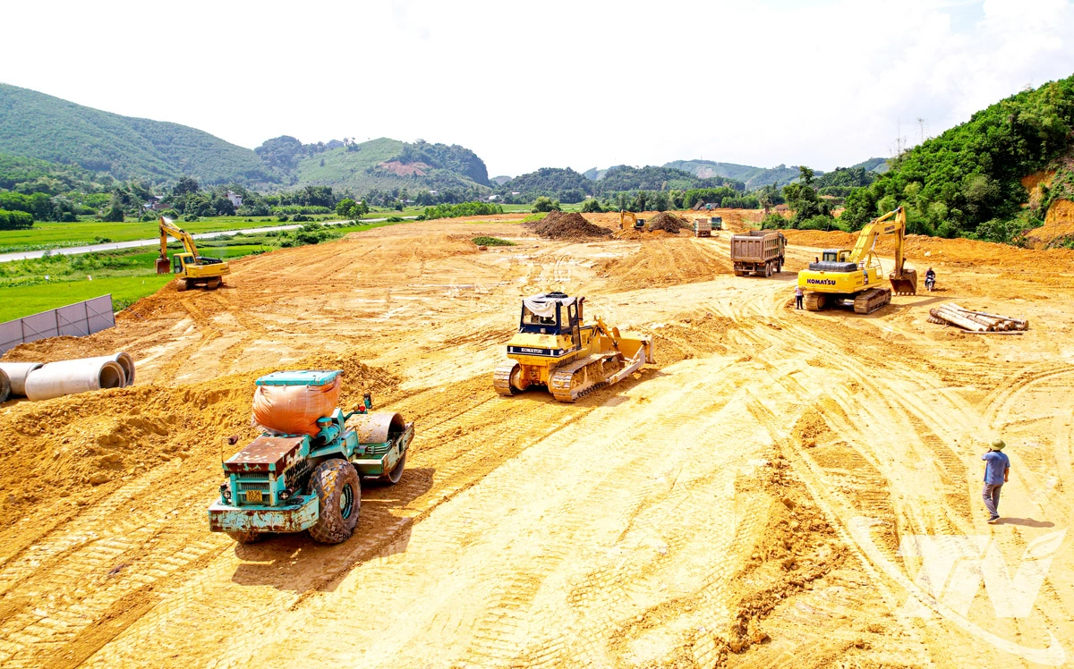 Cụm công nghiệp Yên Lạc (xã Phú Lương) có quy mô 25,6ha, nằm sát tuyến cao tốc Thái Nguyên - Chợ Mới, đang được đẩy nhanh tiến độ thực hiện. Ảnh: T.L