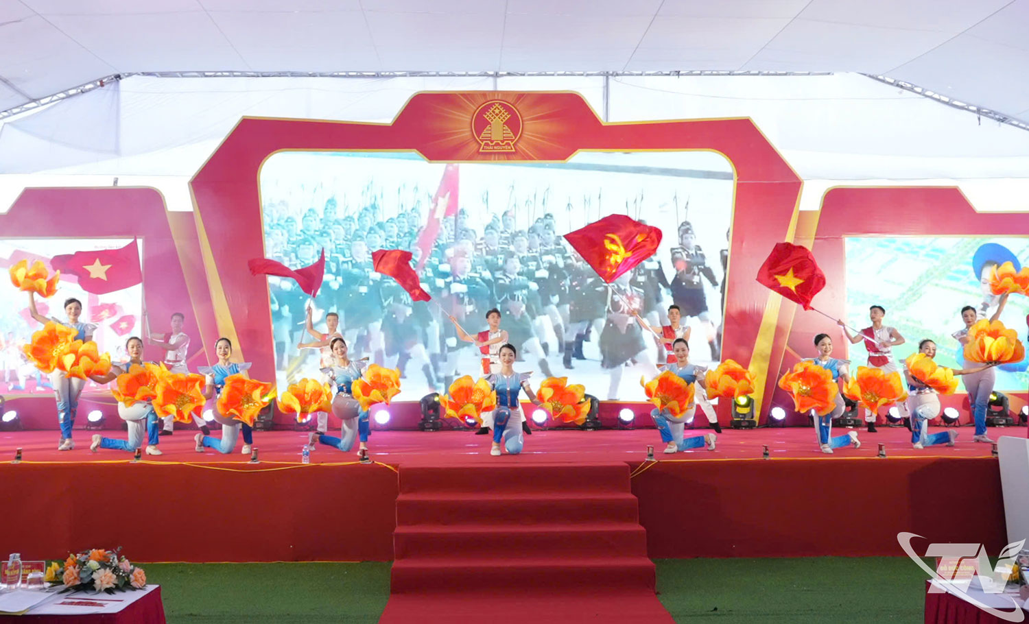 Tiết mục văn nghệ chào mừng.