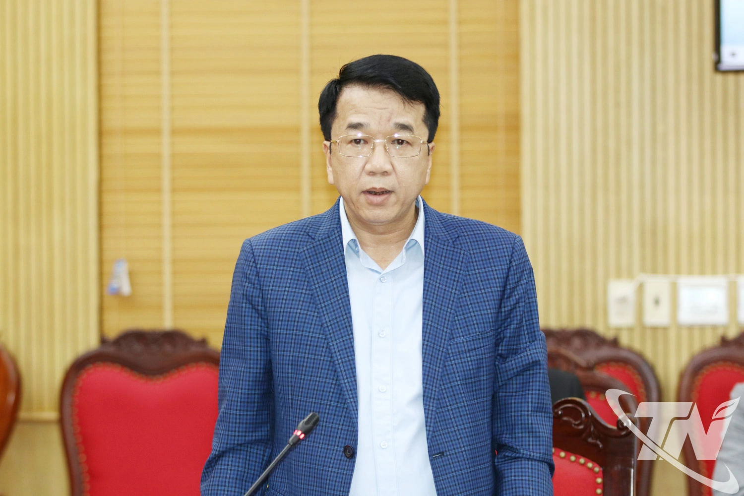 Đồng chí Nguyễn Thanh Bình, Phó Bí thư Tỉnh uỷ, Phó Chủ tịch Thường trực UBND tỉnh phát biểu ý kiến tại Phiên họp.