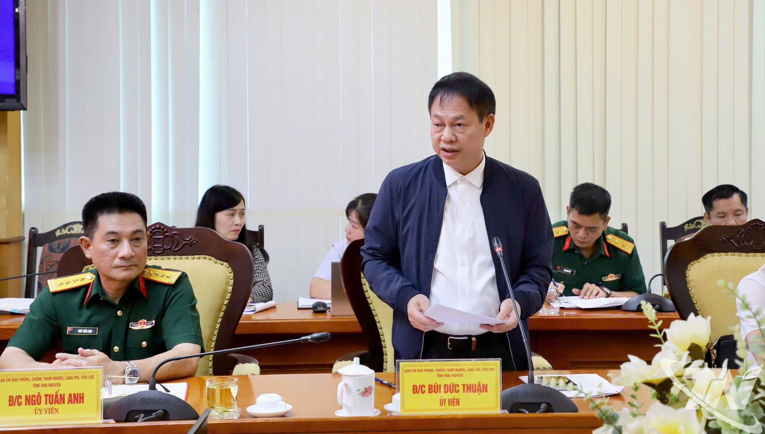 Đại biểu phát biểu ý kiến tại Phiên họp.