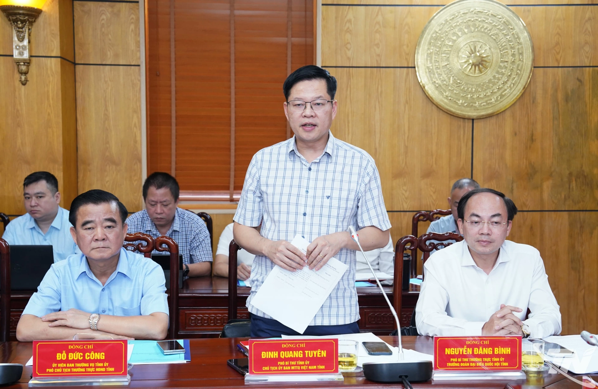 Đồng chí Phó Bí thư Tỉnh ủy, Chủ tịch Ủy ban MTTQ tỉnh Đinh Quang Tuyên phát biểu.