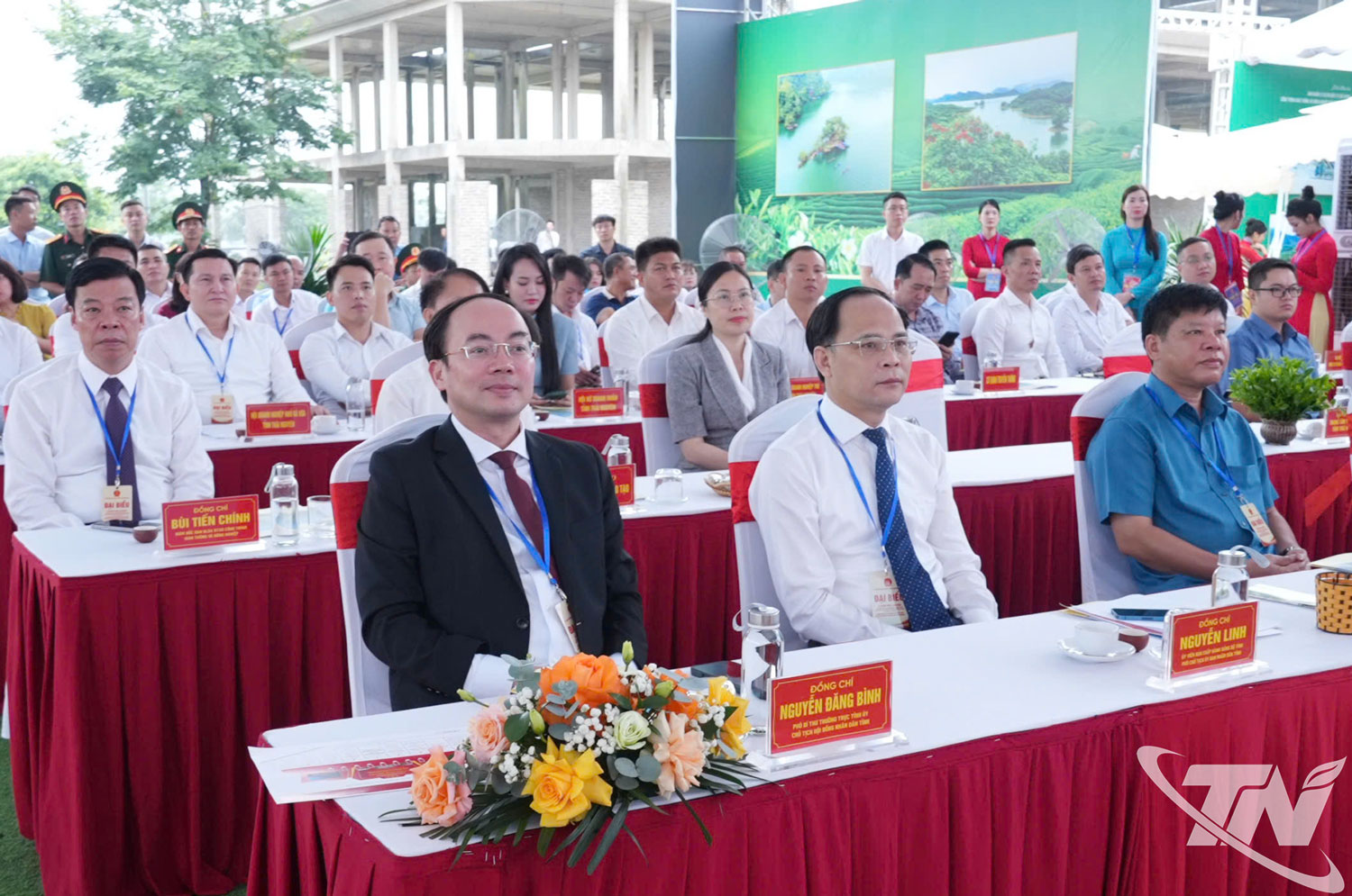 Đồng chí Phó Bí thư Thường trực Tỉnh ủy, Chủ tịch HĐND tỉnh Nguyễn Đăng Bình và các đại biểu dự Lễ khánh thành Tuyến đường liên kết, kết nối các tỉnh Thái Nguyên – Bắc Ninh – Phú Thọ (giai đoạn 1).