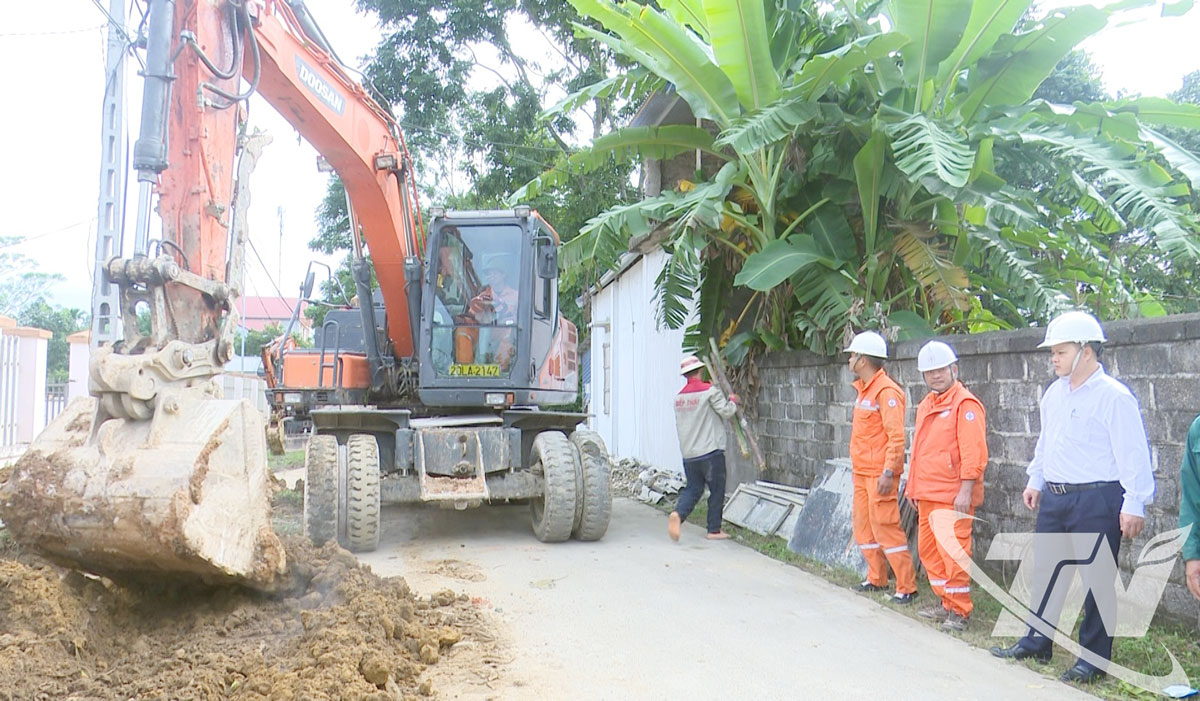 Xây dựng trạm điện tại xóm Cà Phê, xã Minh Lập.