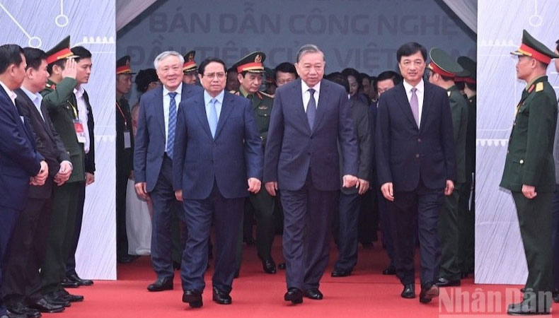 Tổng B&iacute; thư T&ocirc; L&acirc;m, Thủ tướng Ch&iacute;nh phủ Phạm Minh Ch&iacute;nh v&agrave; c&aacute;c đồng ch&iacute; l&atilde;nh đạo Đảng, Nh&agrave; nước tới dự Lễ khởi c&ocirc;ng Nh&agrave; m&aacute;y chế tạo chip b&aacute;n dẫn c&ocirc;ng nghệ cao của Tập đo&agrave;n Viettel.