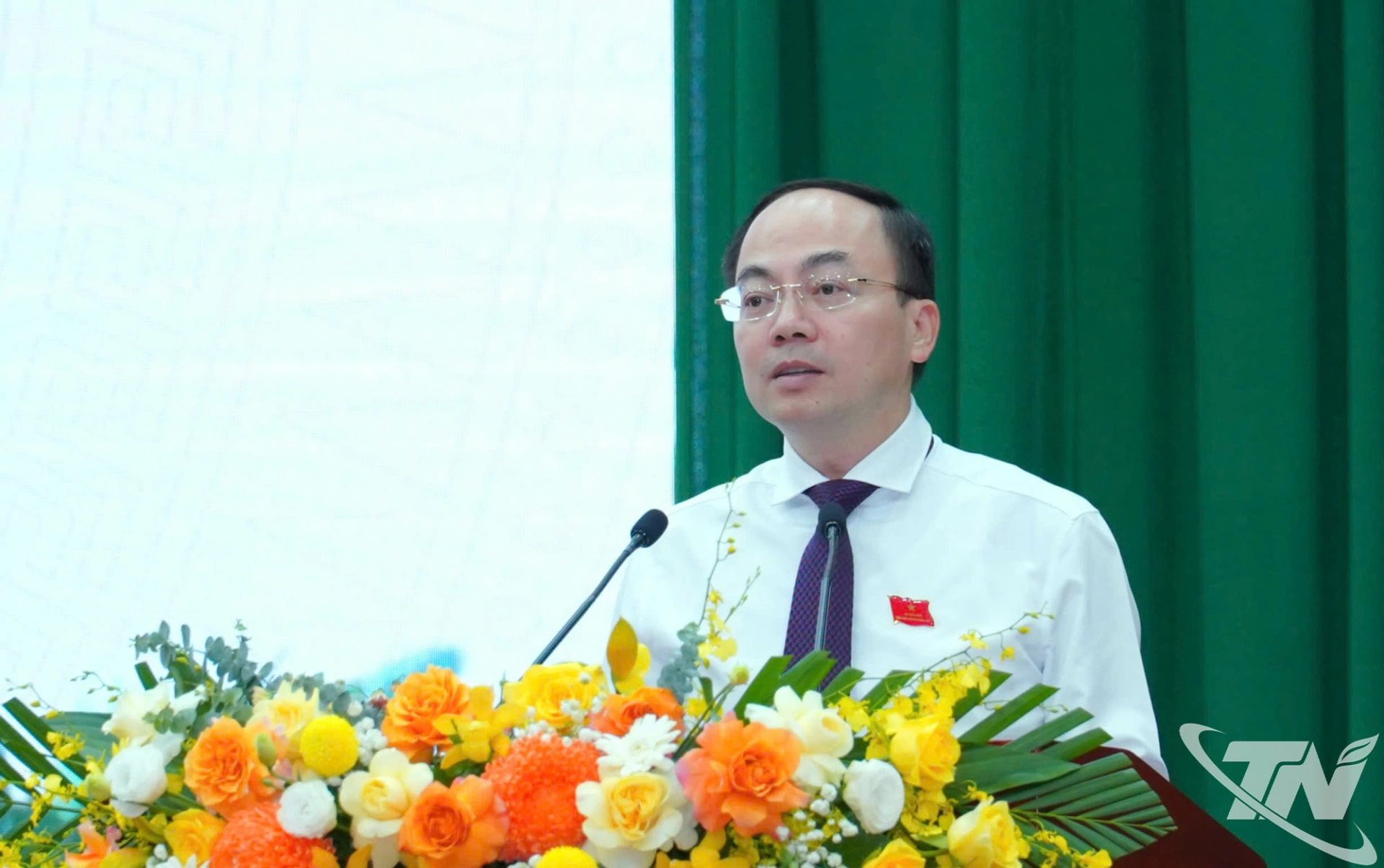 Đồng chí Nguyễn Đăng Bình, Phó Bí thư Thường trực Tỉnh ủy, Chủ tịch HĐND tỉnh, phát biểu tại Kỳ họp.