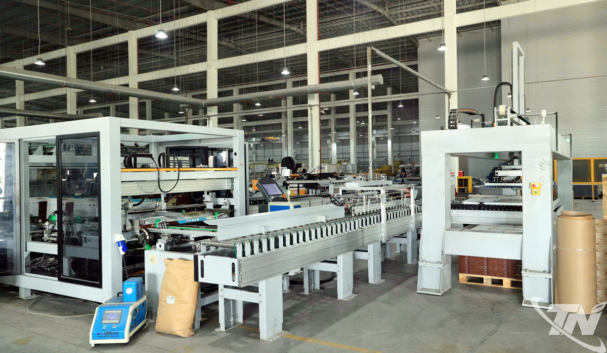 Một góc khu vực sản xuất của nhà máy