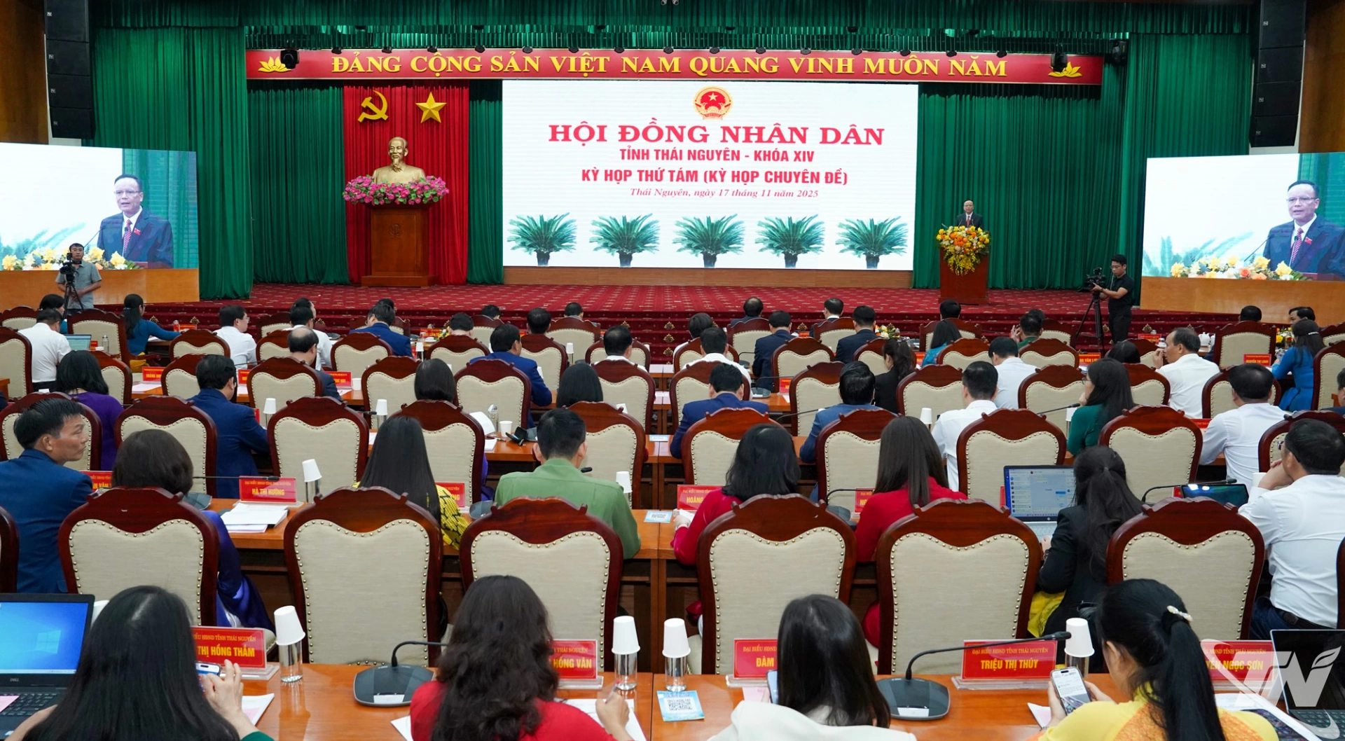 Quang cảnh Kỳ hop.