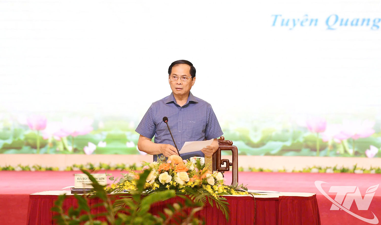 Phó Thủ tướng Chính phủ Bùi Thanh Sơn phát biểu chỉ đạo tại buổi làm việc.