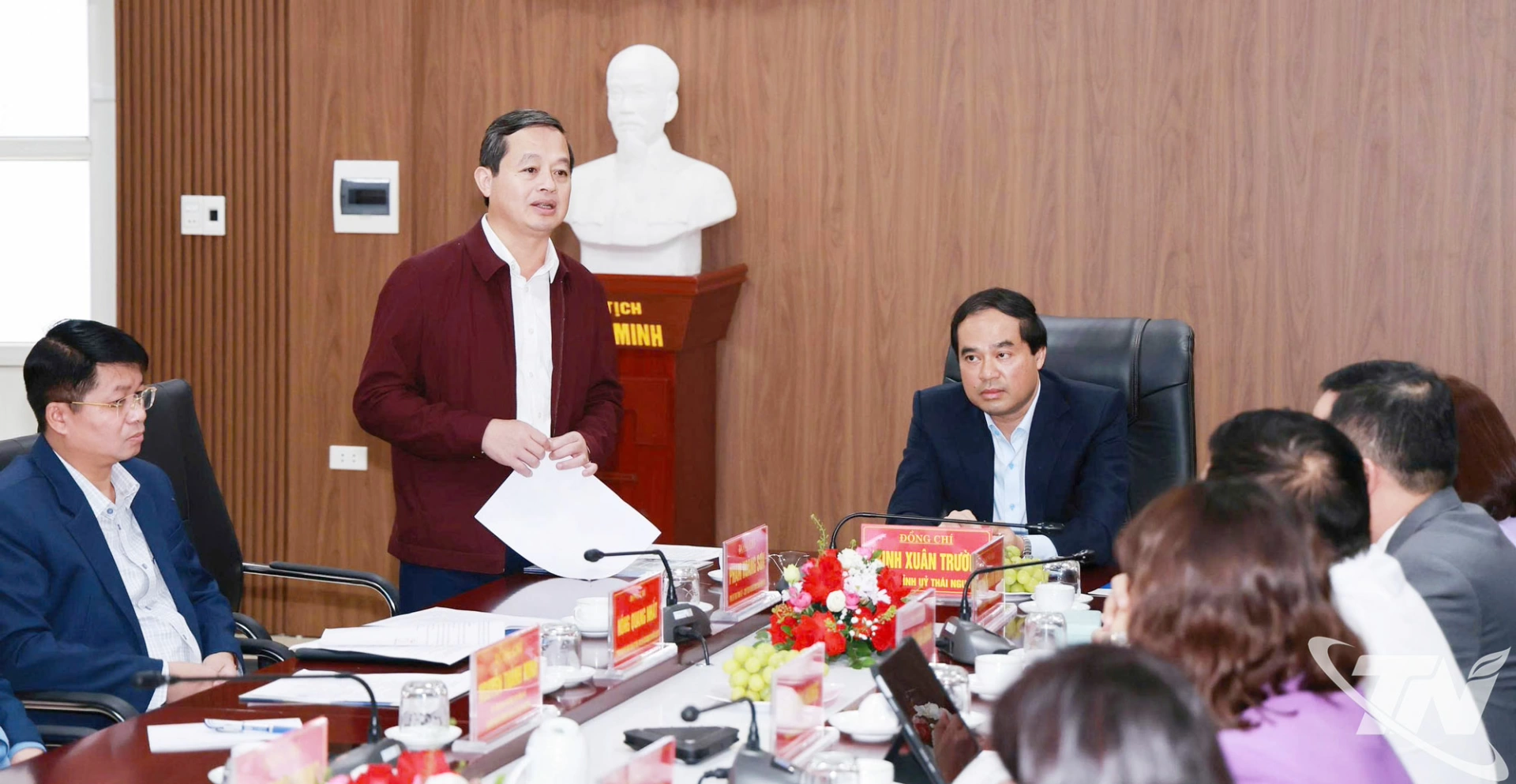 Đồng chí Chủ tịch UBND tỉnh Phạm Hoàng Sơn phát biểu tại buổi làm việc với Bệnh viện C Thái Nguyên.