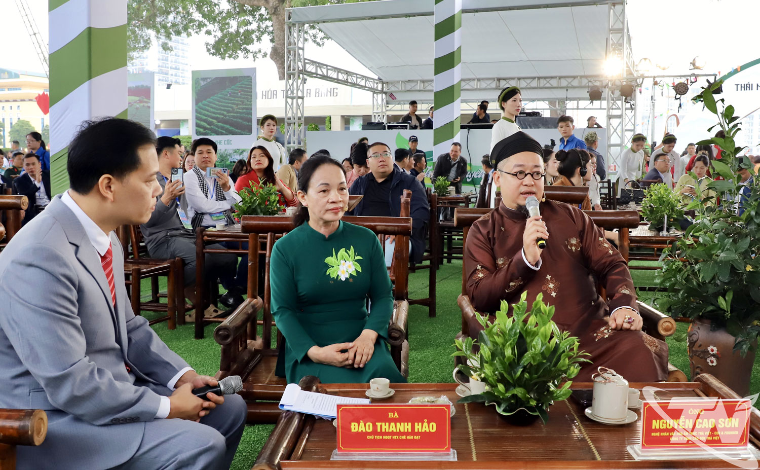 Ông Nguyễn Cao Sơn, Nghệ nhân Văn hoá Ẩm Thực trà Việt Nam - Nghệ nhân Chuyên gia Pha chế Đồ uống, PCT Hội đầu bếp hoàng gia Việt Nam, CEO & Founder Công Ty TNHH Cao Sơn Trà Việt.