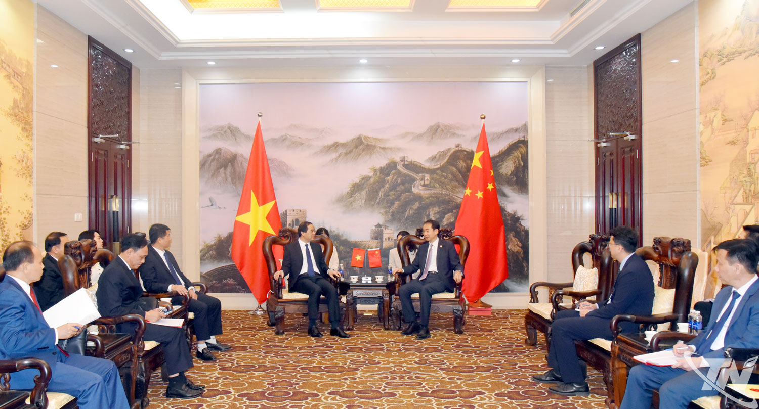 Quang cảnh buổi làm việc.