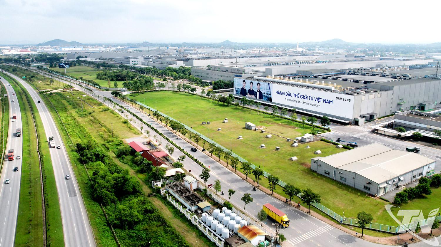 Các dự án đầu tư trực tiếp nước ngoài, sự gắn kết giữa doanh nghiệp với cơ sở đào tạo cùng cơ hội   nghề nghiệp ngày càng mở rộng đã tạo chuyển biến rõ nét, đưa Thái Nguyên trở thành điểm sáng   về đổi mới sáng tạo ở khu vực miền núi phía Bắc.