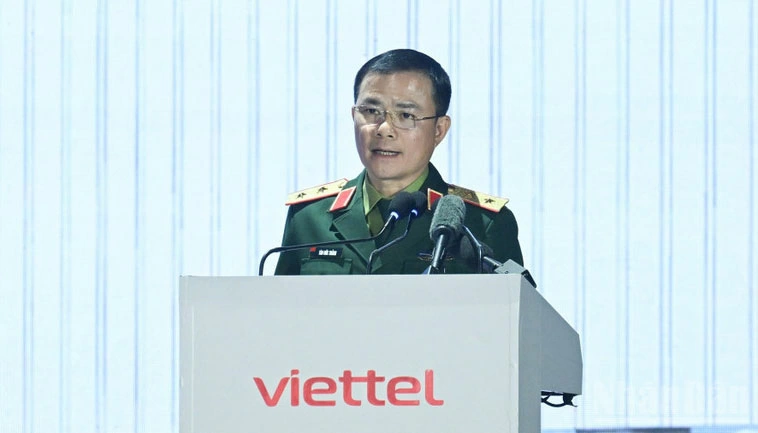Trung tướng T&agrave;o Đức Thắng, Chủ tịch ki&ecirc;m Tổng Gi&aacute;m đốc Tập đo&agrave;n Viettel, ph&aacute;t biểu &yacute; kiến tại lễ khởi c&ocirc;ng.