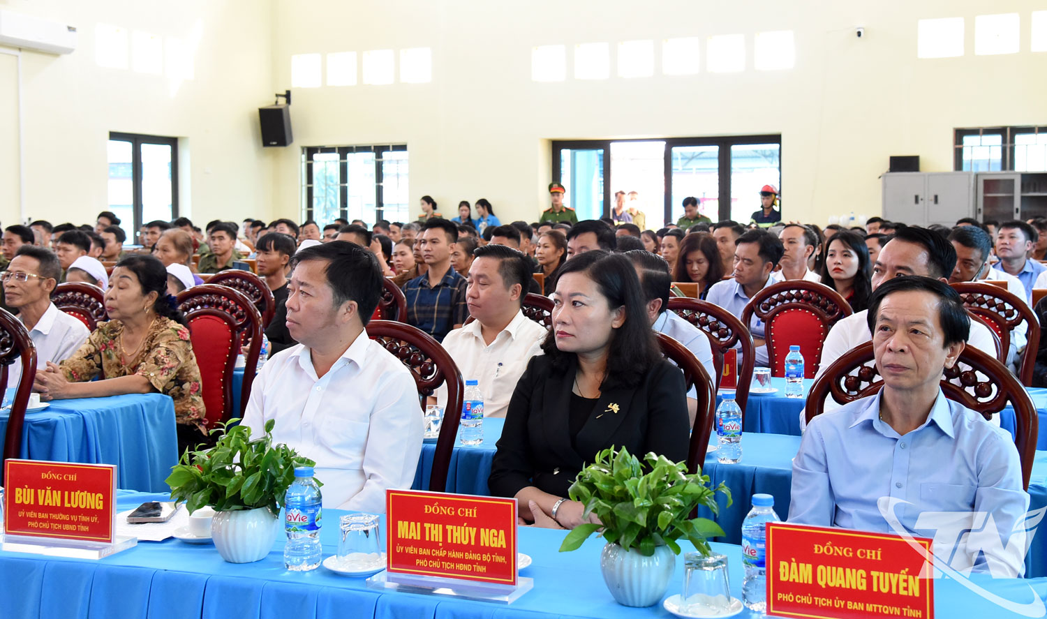 Các đại biểu dự Lễ truy tặng Huân chương.