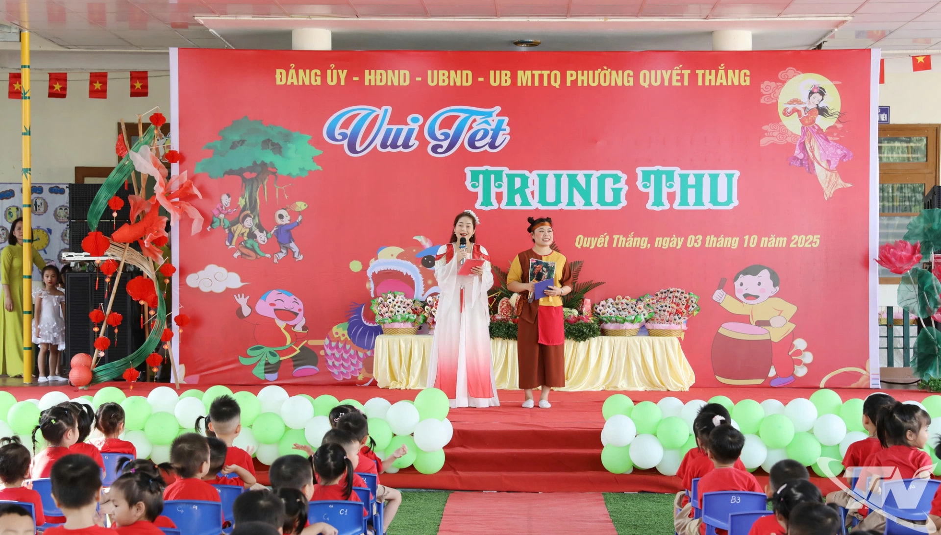 Chương trình “Vui Tết Trung thu” của cô và trò Trường Mầm non Quyết Thắng.