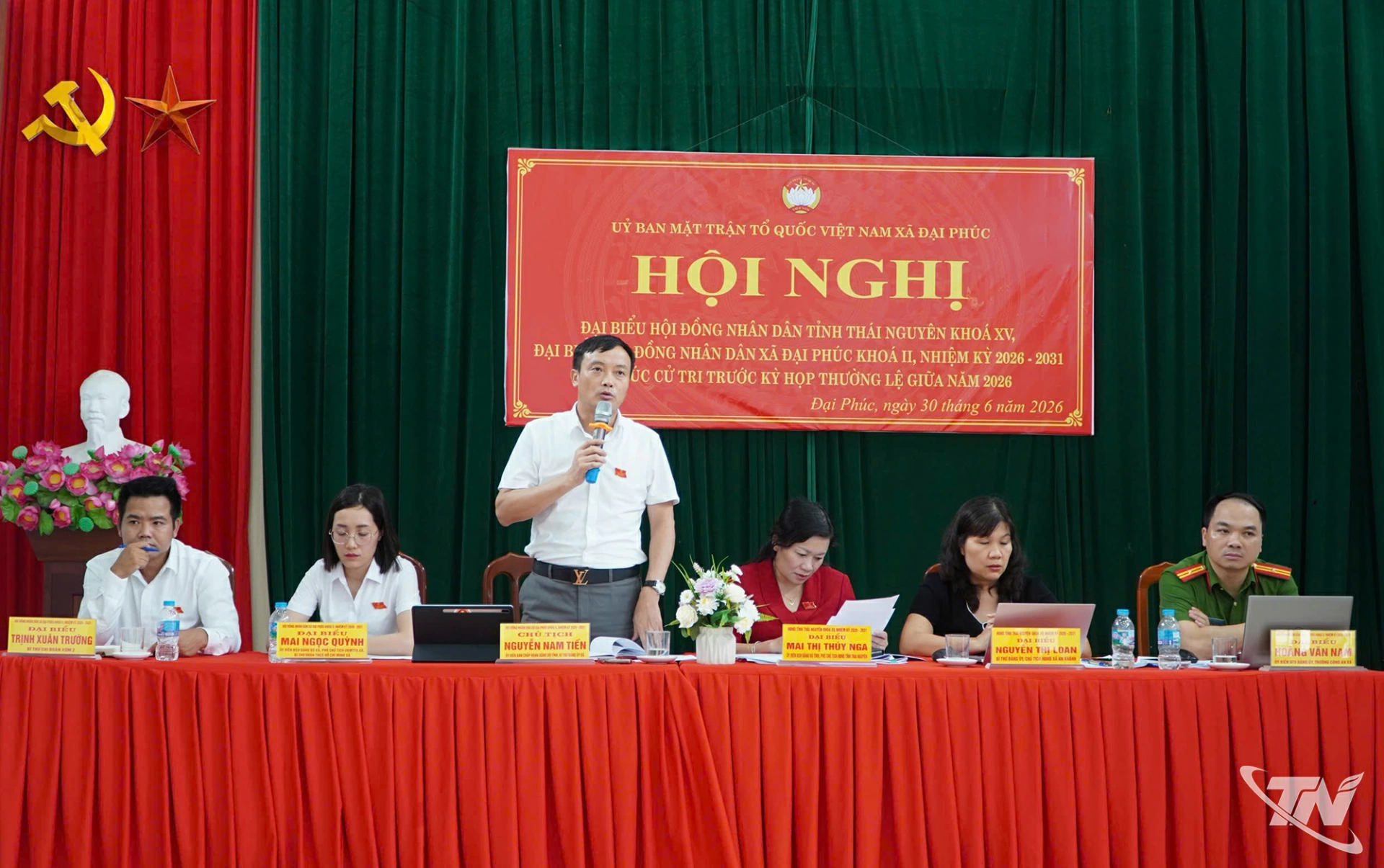 Đại biểu HĐND tỉnh và HĐND xã Đại Phúc tiếp xúc cử tri.