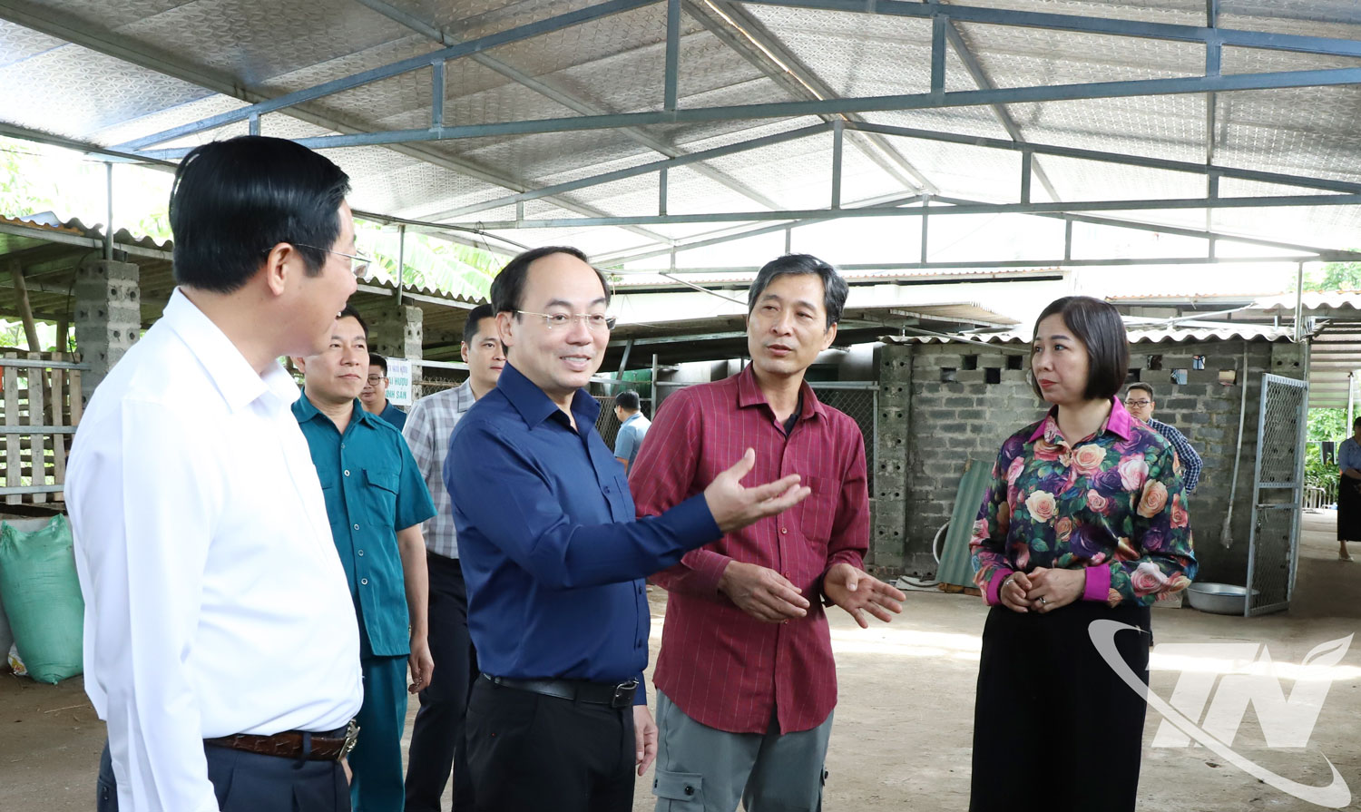 thăm Hợp tác xã nuôi hươu Hội Cựu chiến binh Trọng Hùng, ở xóm Tè