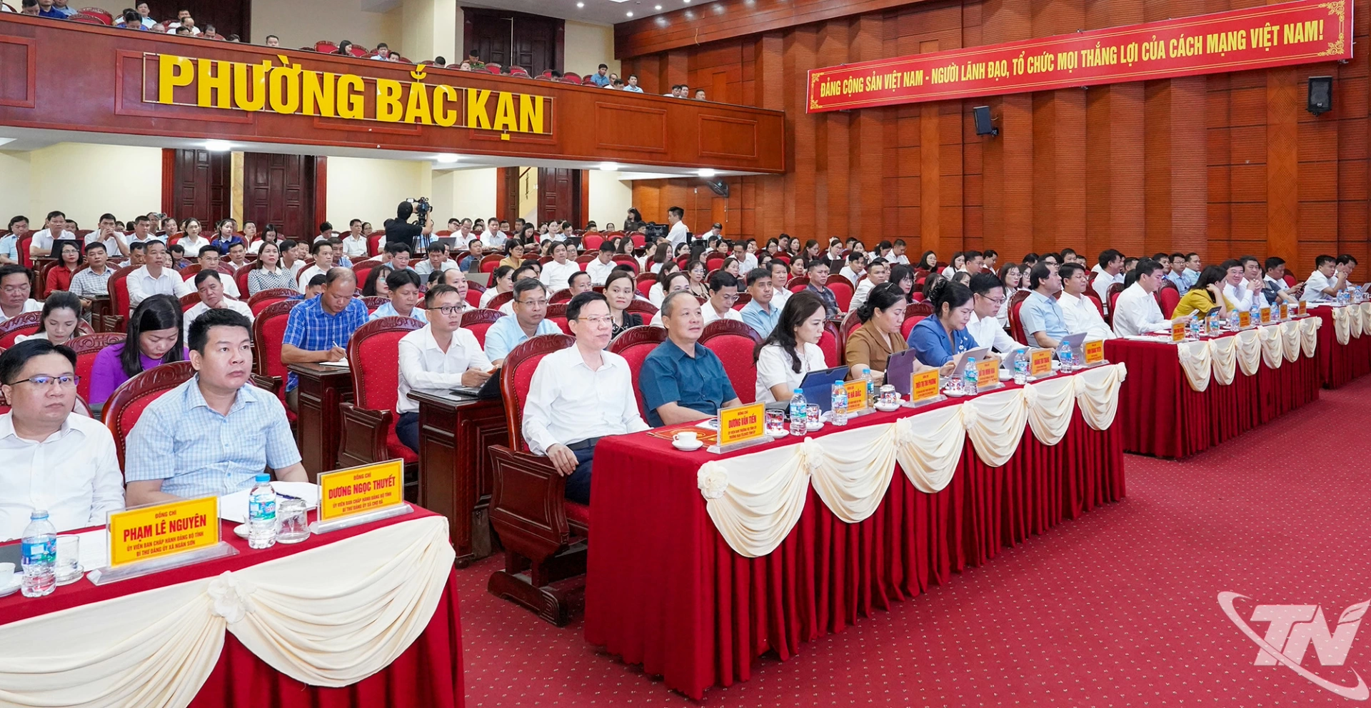 Đại biểu dự Hội nghị.
