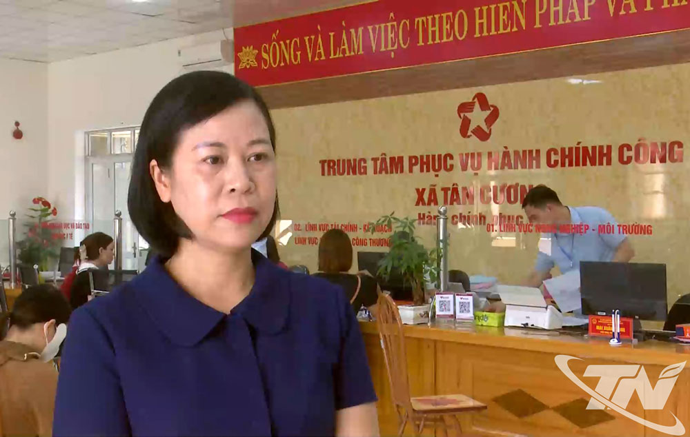 Bà Dương Thị Thu Hằng, Bí thư Đảng ủy, Chủ tịch HĐND xã Tân Cương, Thái Nguyên.