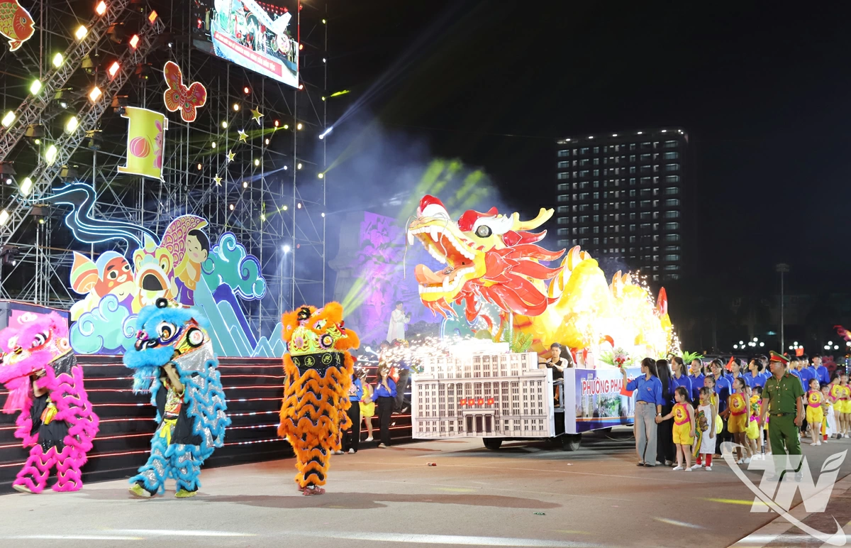 Phường Phan Đình Phùng với mô hình đèn Trung thu vươn mình cùng đất nước