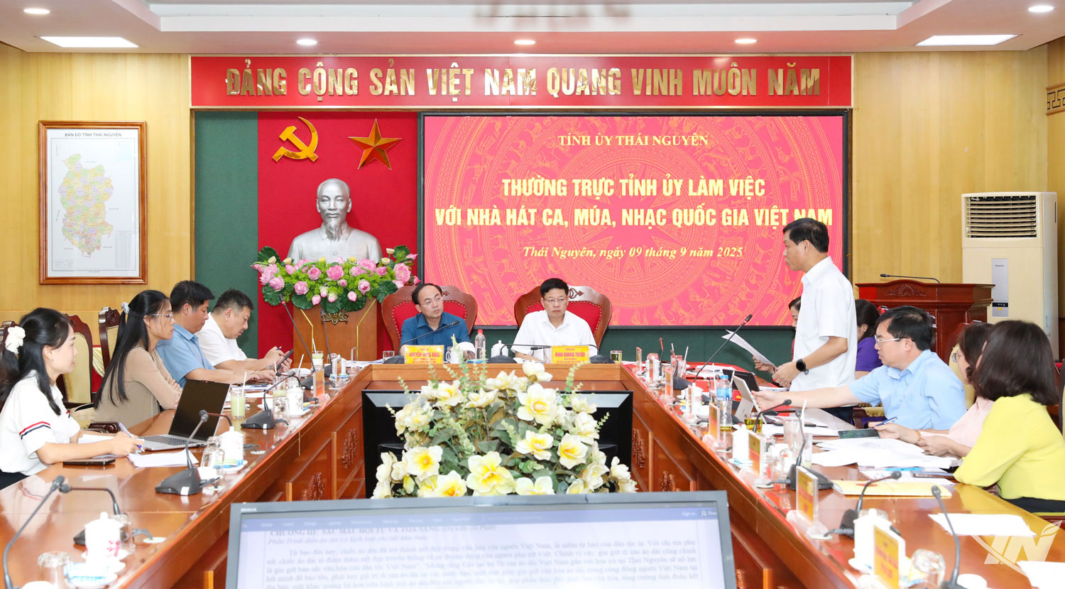 Thường trực Tỉnh ủy Thái Nguyên làm việc với Nhà hát Ca, Múa, Nhạc Quốc gia Việt Nam về các chương trình nghệ thuật phục vụ Đại hội đại biểu Đảng bộ tỉnh lần thứ I, nhiệm kỳ 2025-2030.